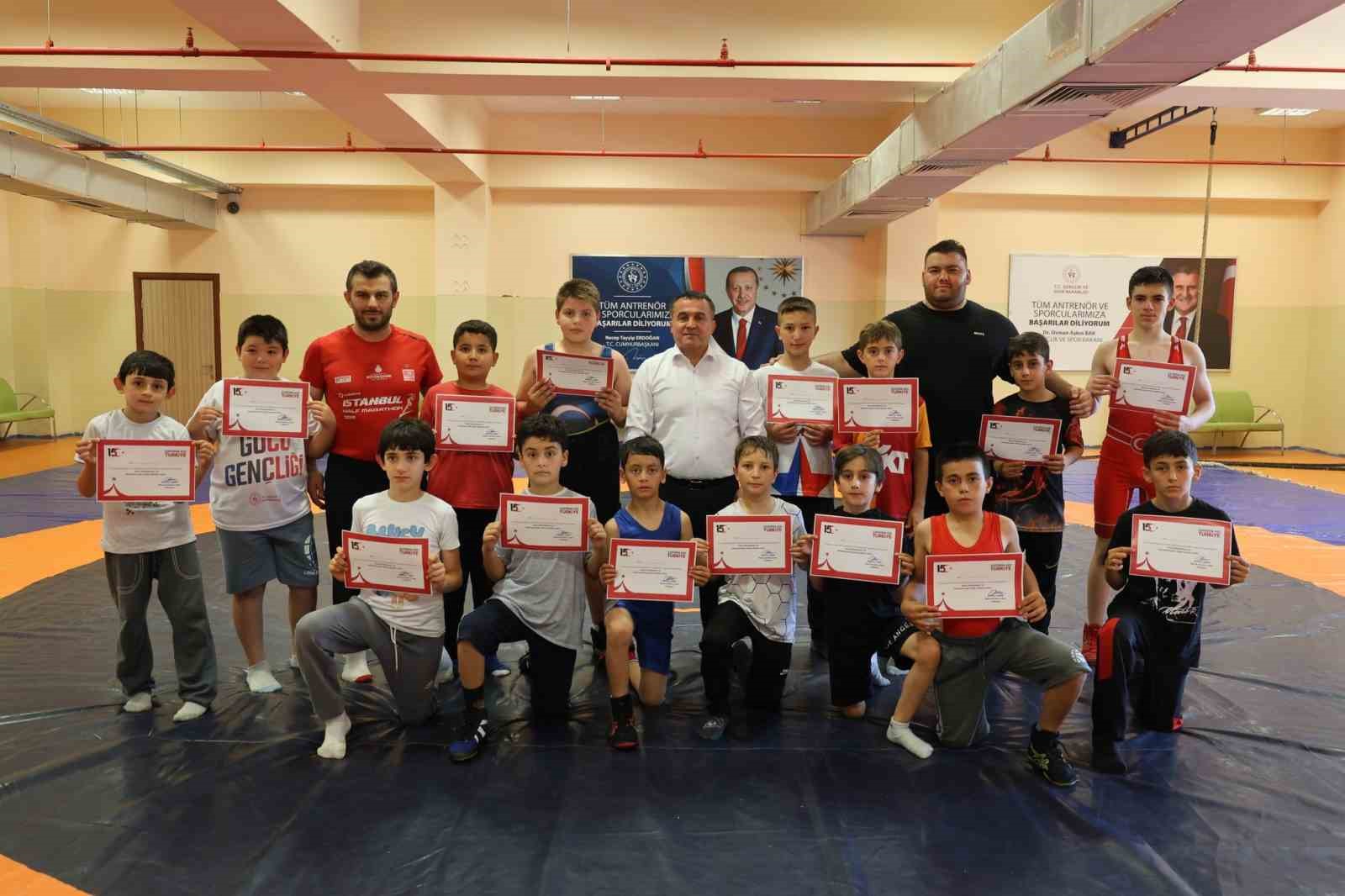 Demokrasi için minderde ter döktüler