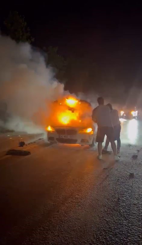 Arnavutköy’de seyir halindeki araç alev alev yandı