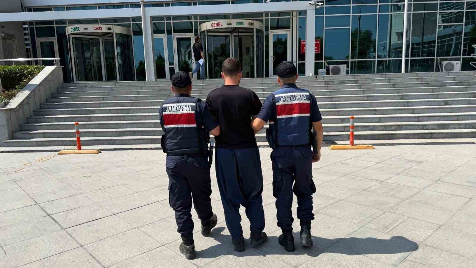 Mersin’de kasten orman yangını çıkaran şüpheli jandarma ekiplerince yakalandı