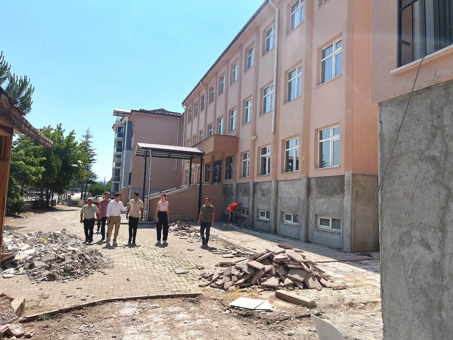 Kaymakam Bünyamin Karaloğlu Simav’daki inşaatları yerinde inceledi