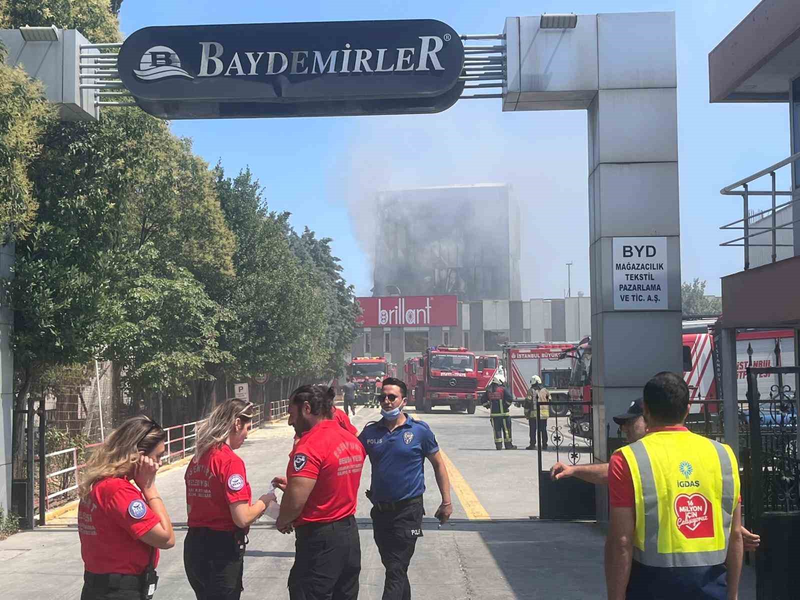 Esenyurt’ta tekstil fabrikasında korkutan yangın