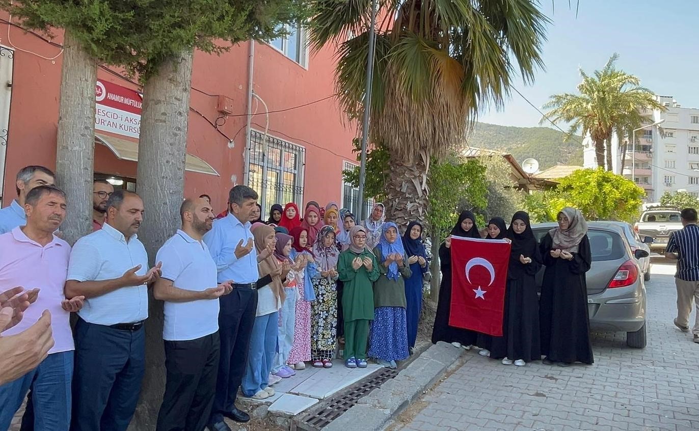 Anamur’da 6 öğrenci hafızlık belgesi almaya hak kazandı