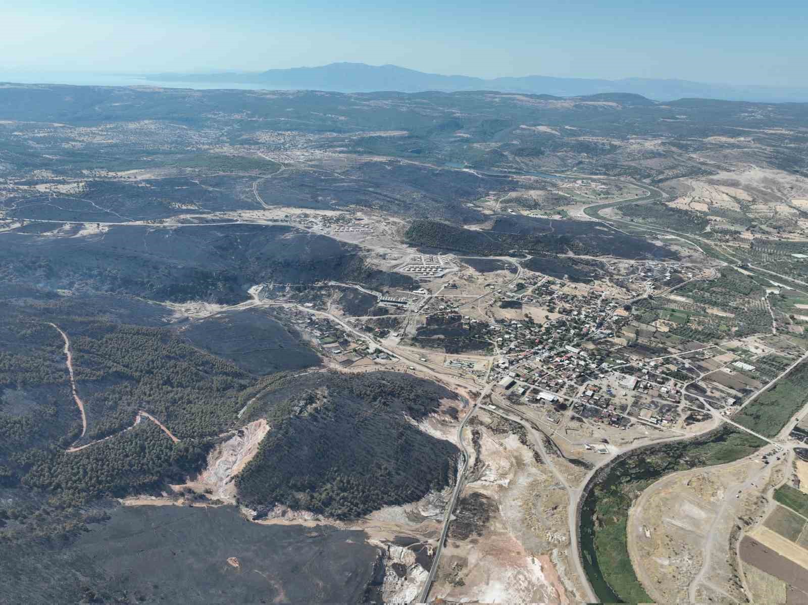 Ayvacık&rsquo;ta yangın 21 saatin ardından kontrol altına alındı
