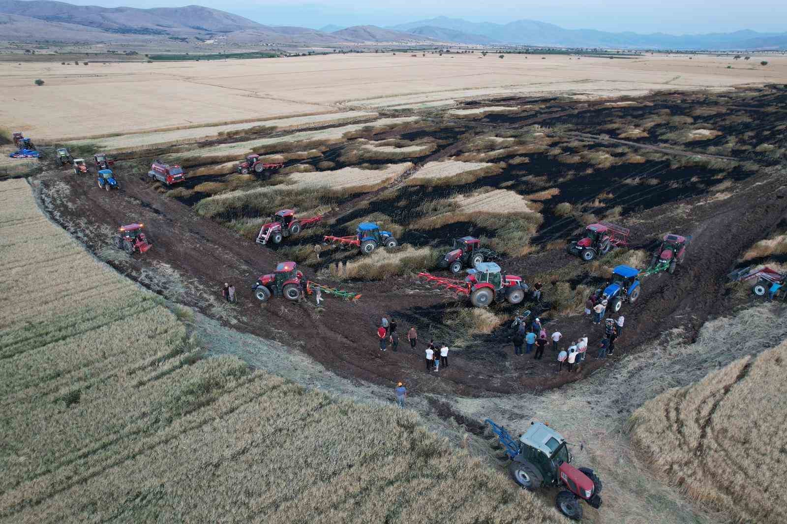 Kayseri&rsquo;de &ccedil;ıkan yangında 100 dekar ekili alan k&uuml;le d&ouml;nd&uuml;
