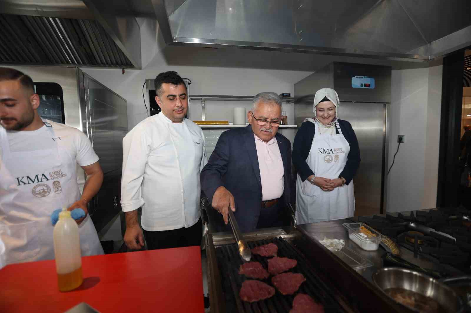 Başkan Büyükkılıç, Mutfak Sanatları Merkezi’nde Workshop etkinliklerine katıldı