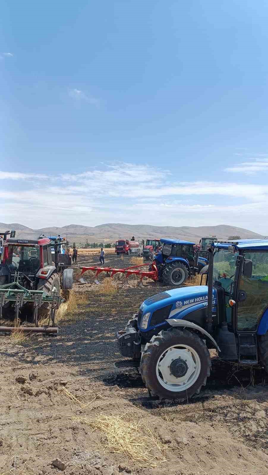 Aynı il&ccedil;ede bir ekili arazi daha yandı
