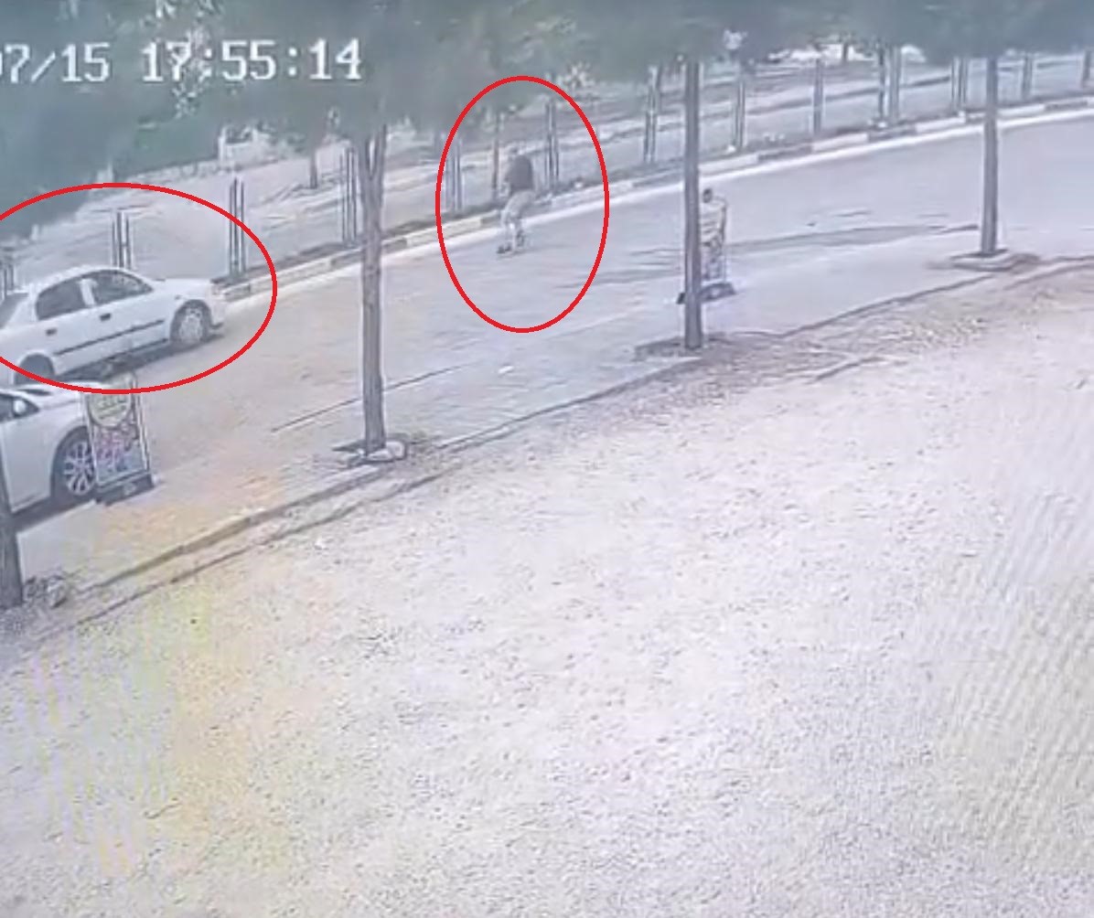 Otomobil yayaya &ccedil;arptı
