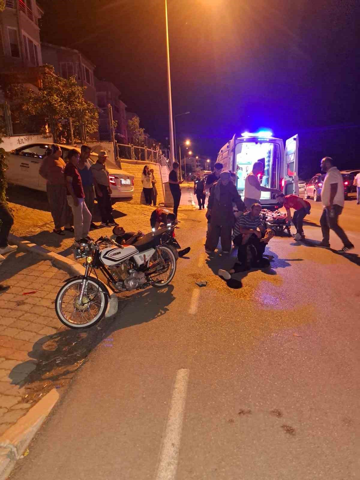 Eğirdir&rsquo;de otomobil ile motosiklet &ccedil;arpıştı: 2 yaralı
