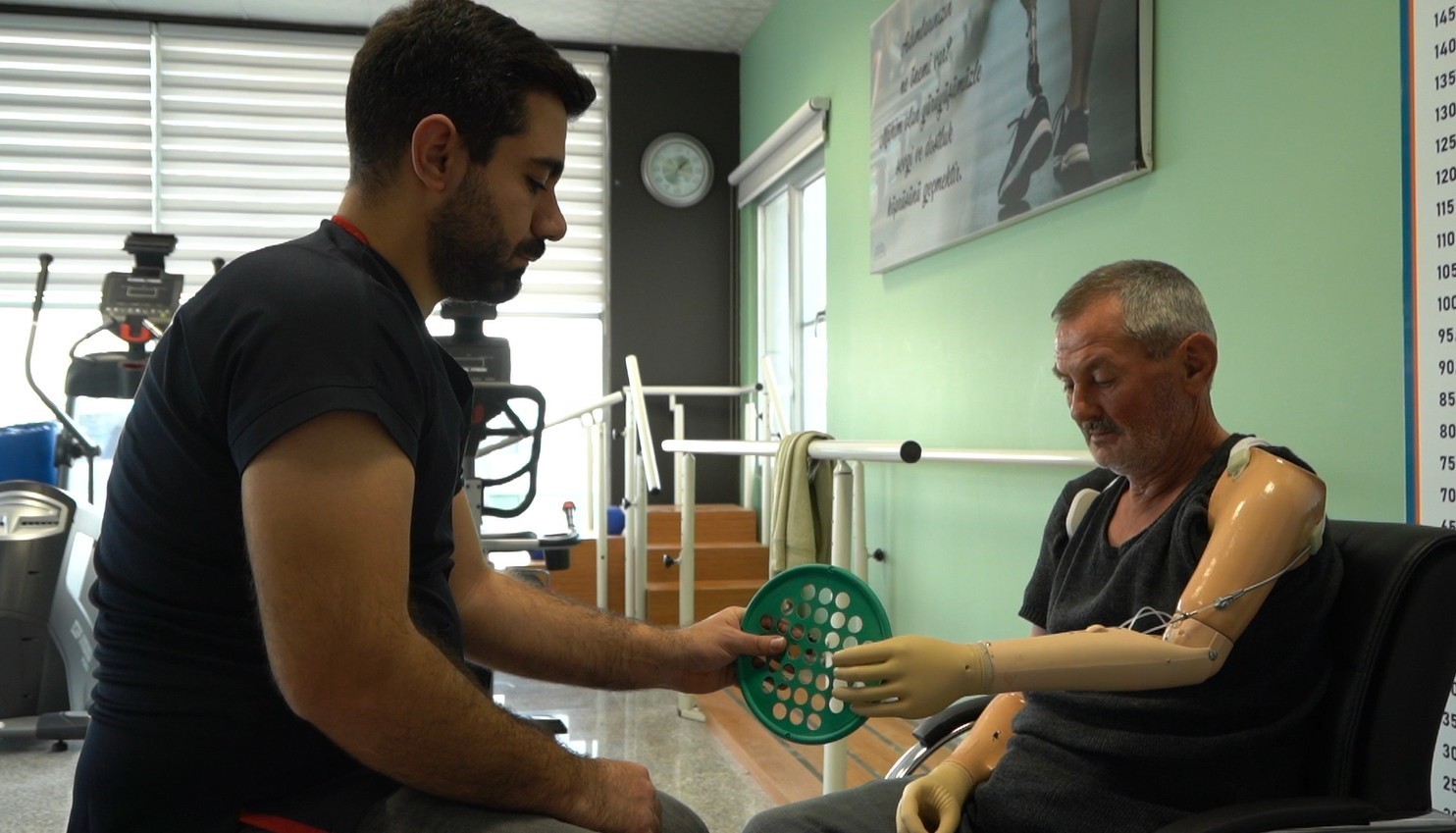 Buğday Tanesi Protez Ortez Merkezi bin 100 afetzedeye umut oldu
