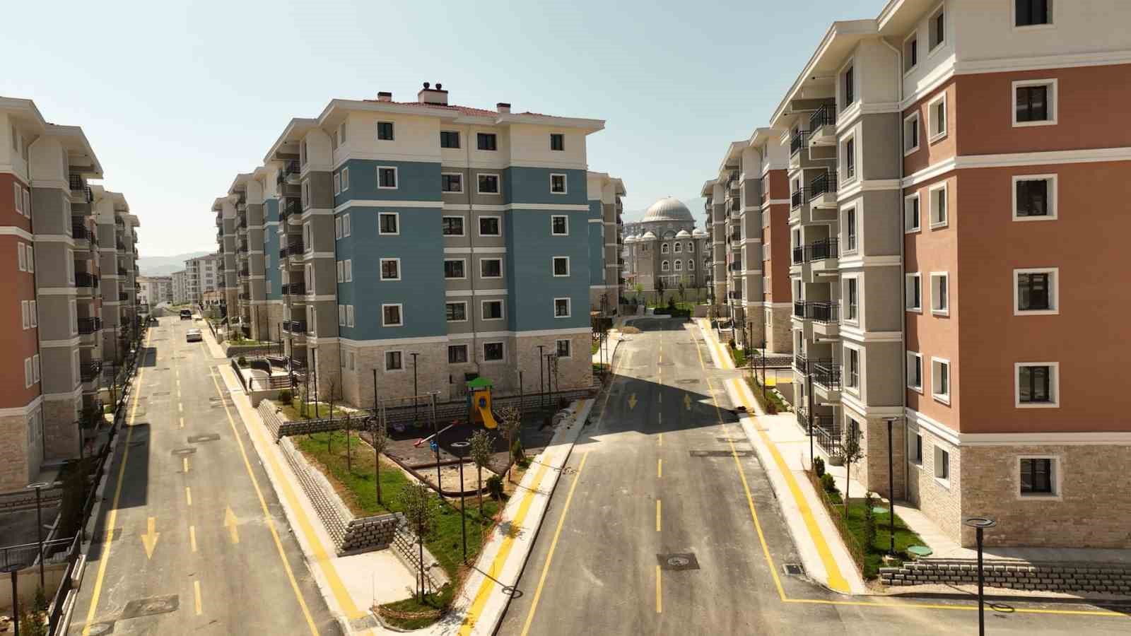 Bakan Kurum: "Hatay&rsquo;da 500 Evler&rsquo;i de tamamladık"
