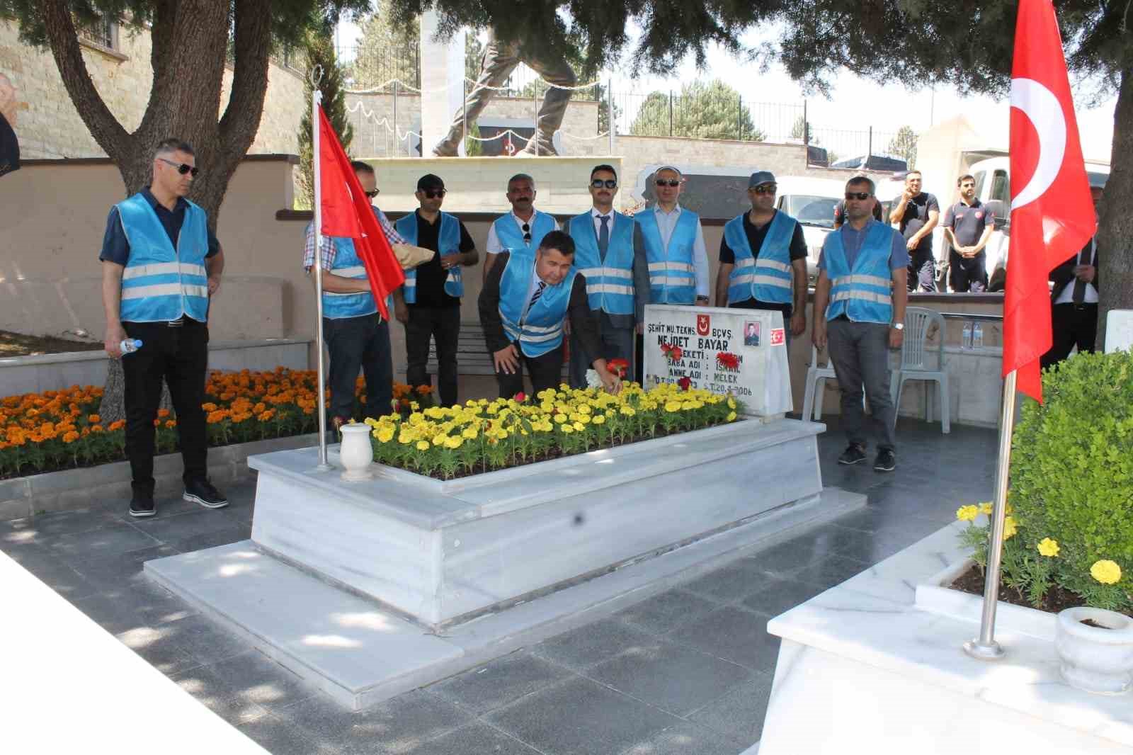 Denetimli Serbeslik Müdürlüğü personelleri 15 Temmuz’da şehitleri andı