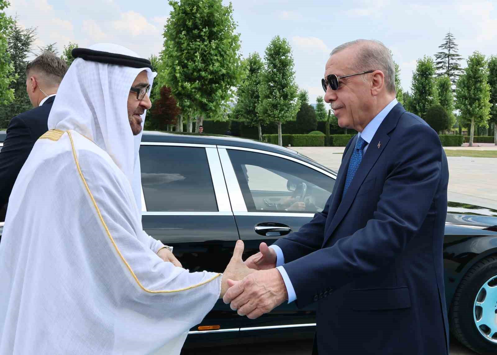 Cumhurbaşkanı Erdoğan, BAE Devlet Başkanı Al Nahyan’ı törenle karşıladı