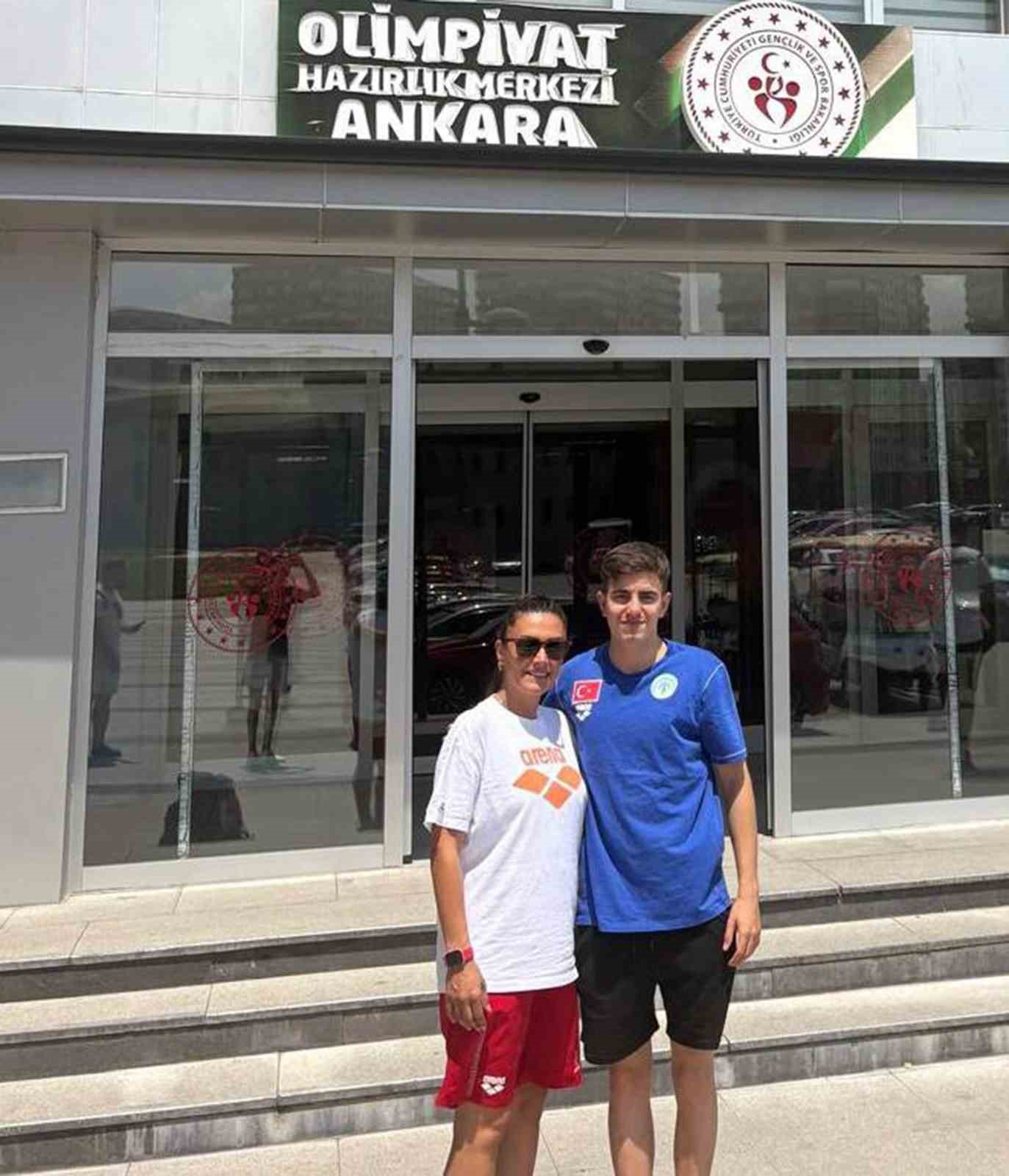 Muğlalı işitme engelli yüzücü Akpınar, Milli Takım kampında