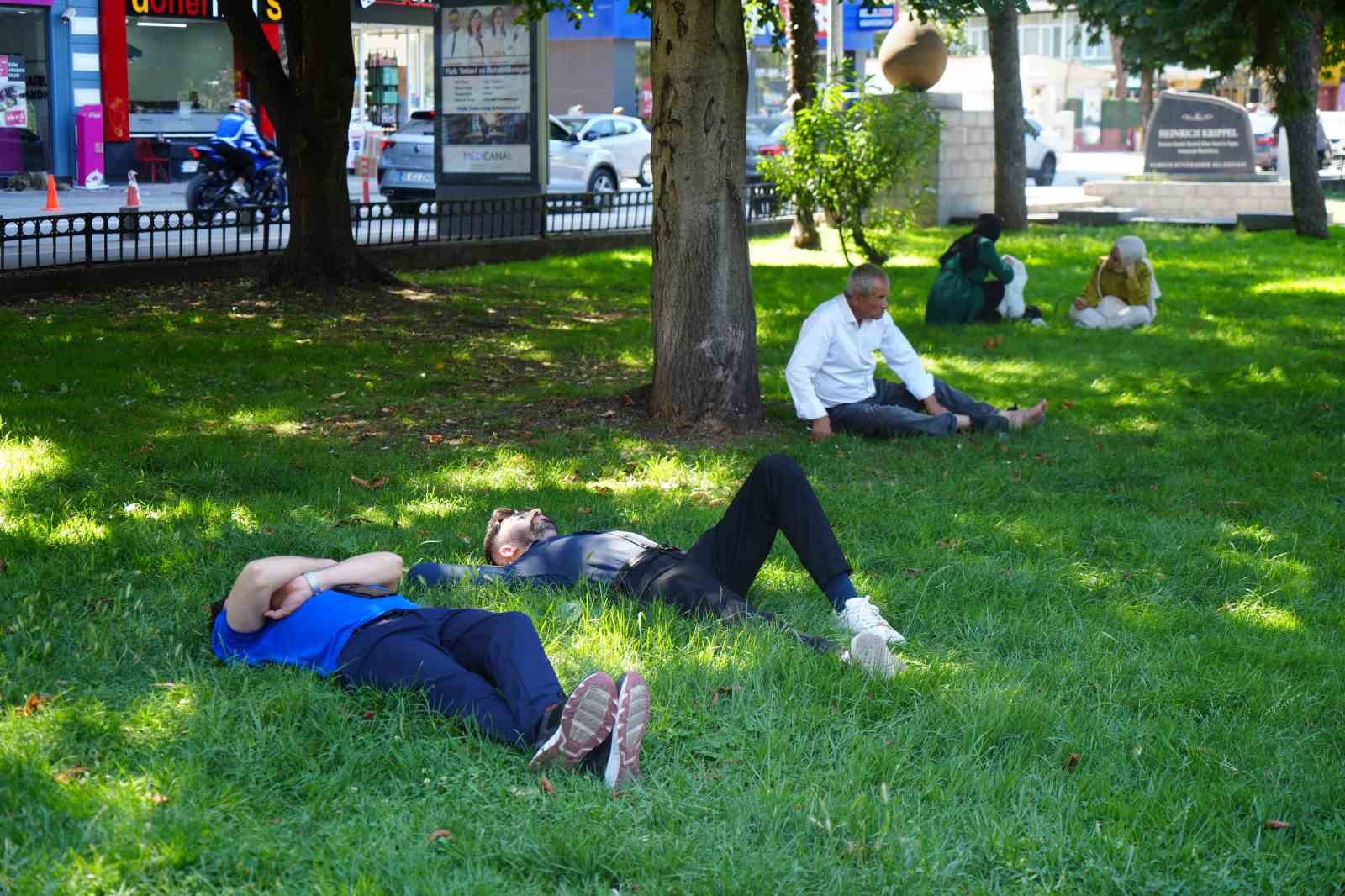 Samsun’da sıcaklık 33 dereceyi, nem yüzde 90’ı aştı