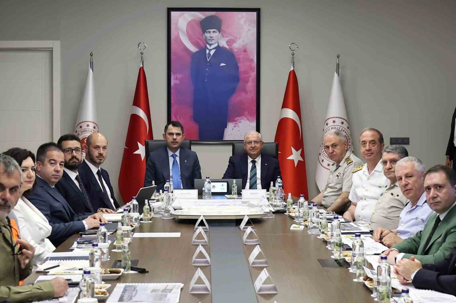 Bakan Güler ve Kurum’dan Ay Yıldız projesine ilişkin toplantı