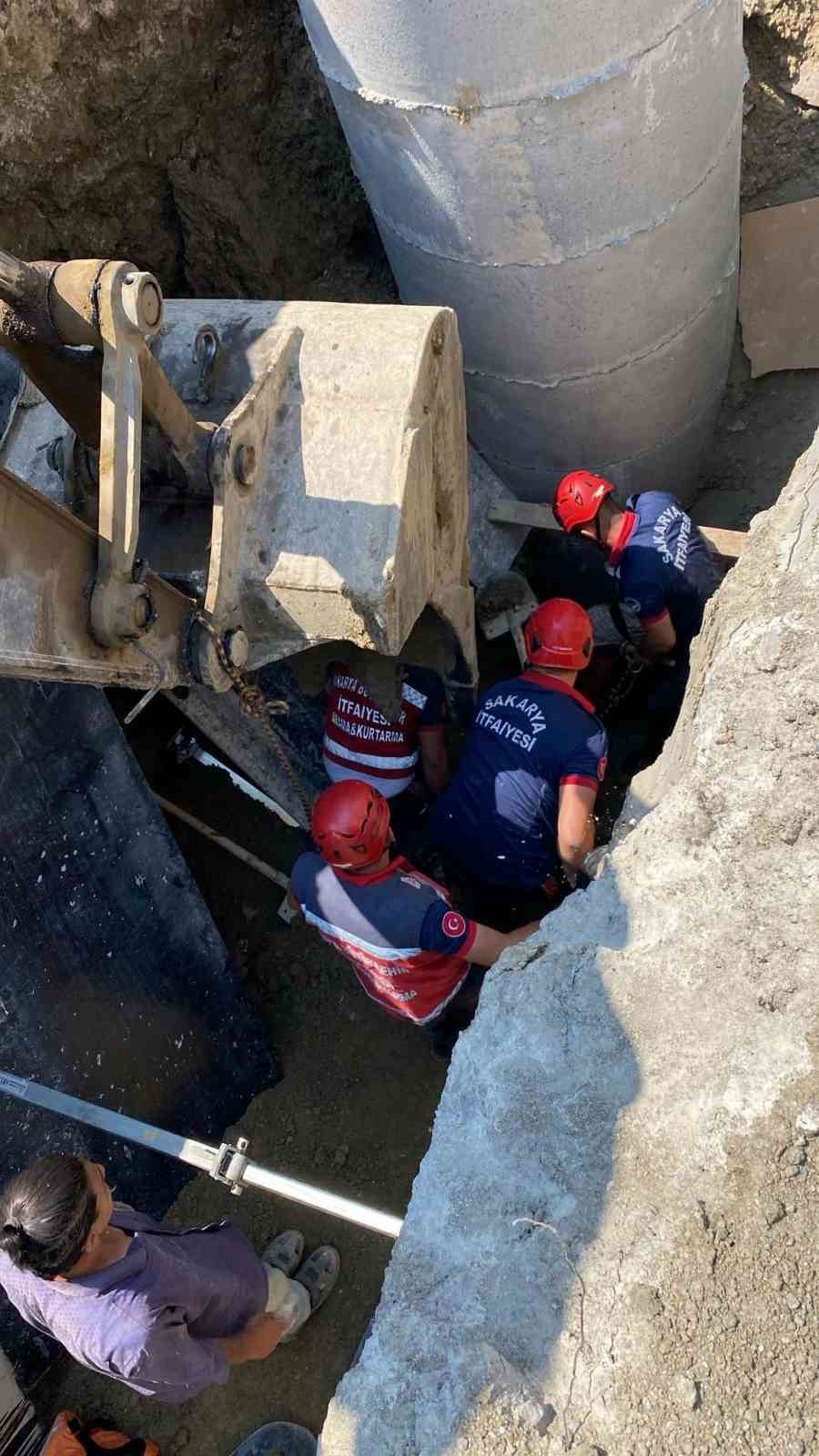 İnşaat alanında göçük: Bir işçi toprak altında kaldı