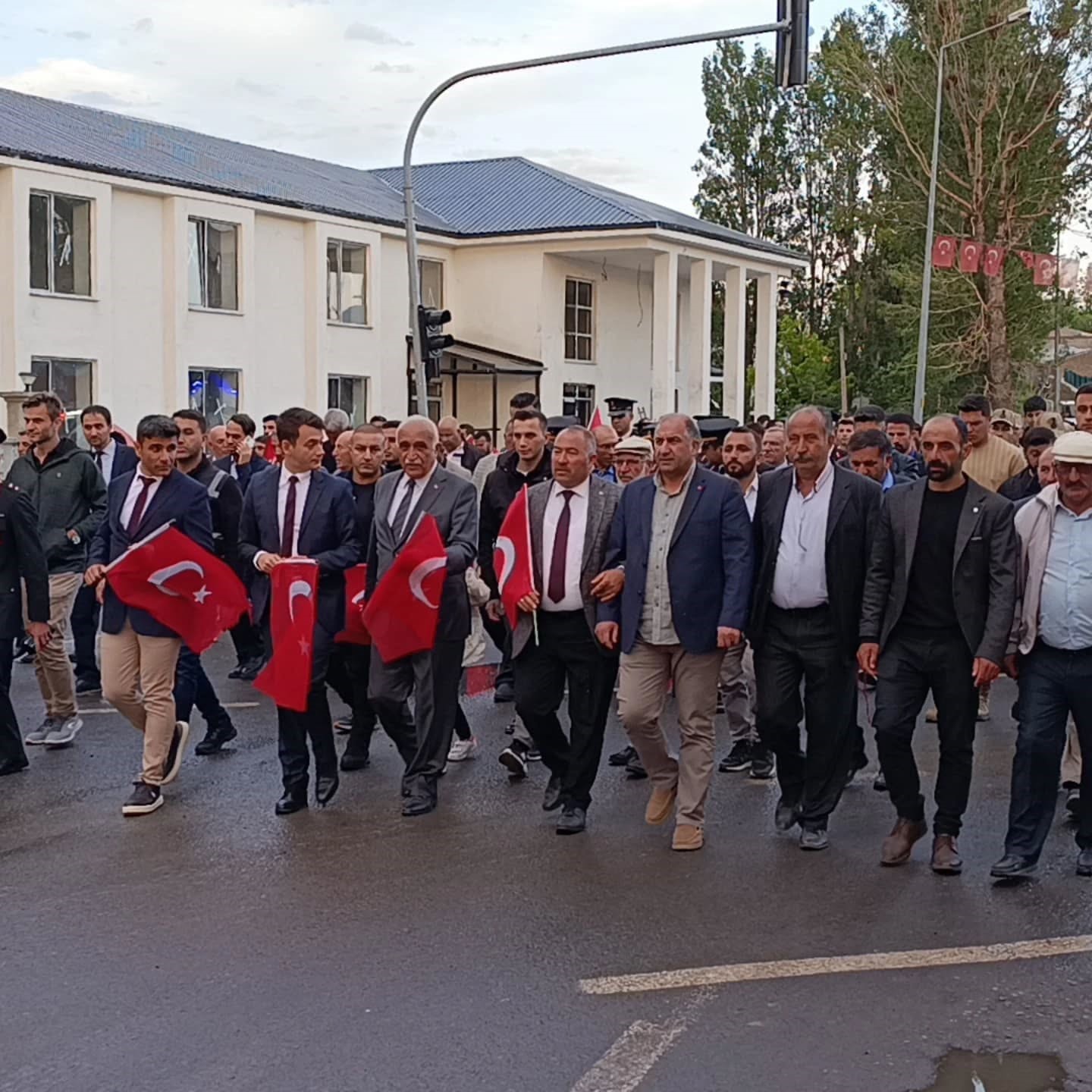 Çıldır’da 15 Temmuz Demokrasi ve Milli Birlik Günü kutlamalarına yoğun katılım