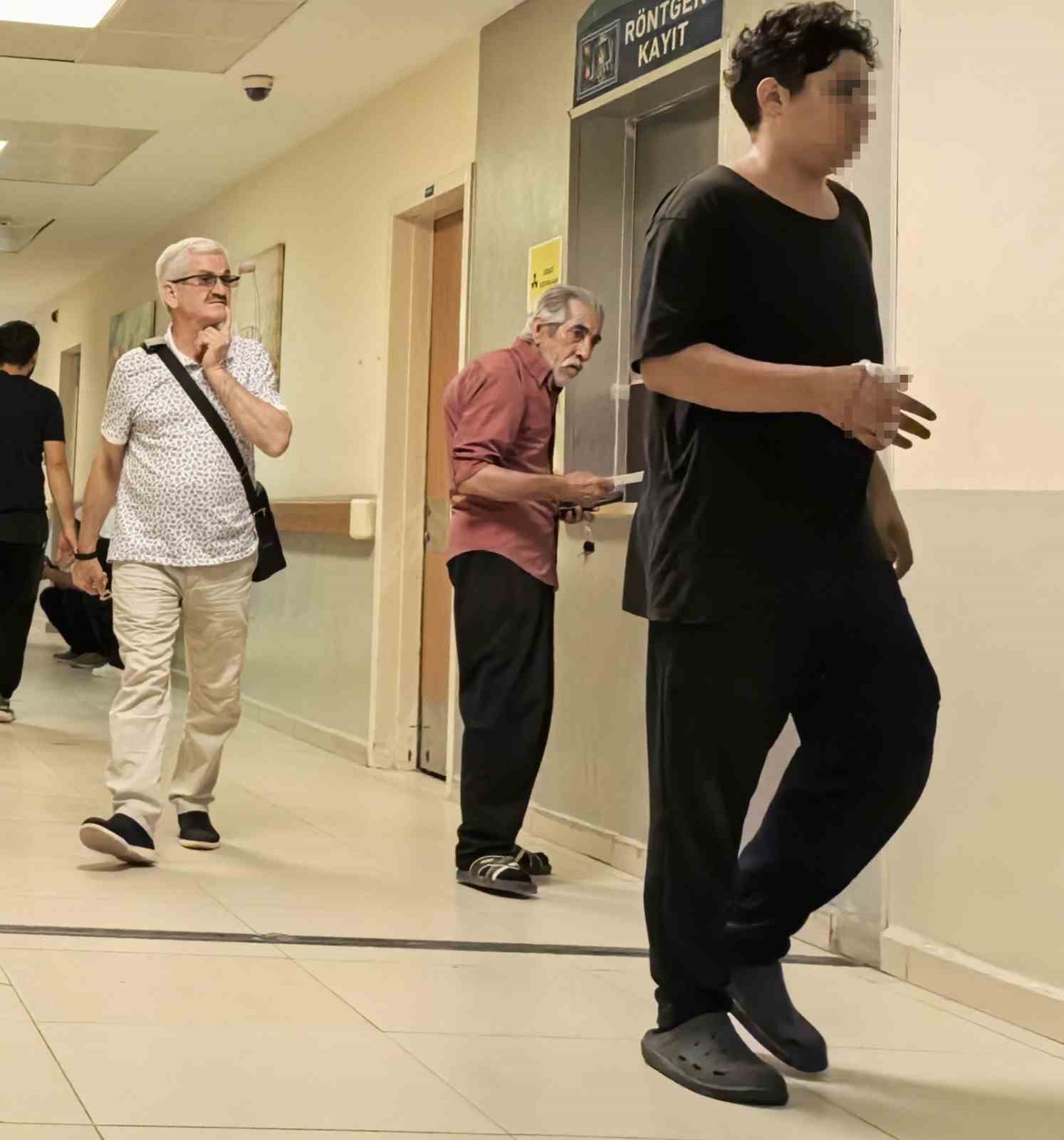 Bursa’da motosiklet zincirine elini kaptıran gencin parmağı koptu