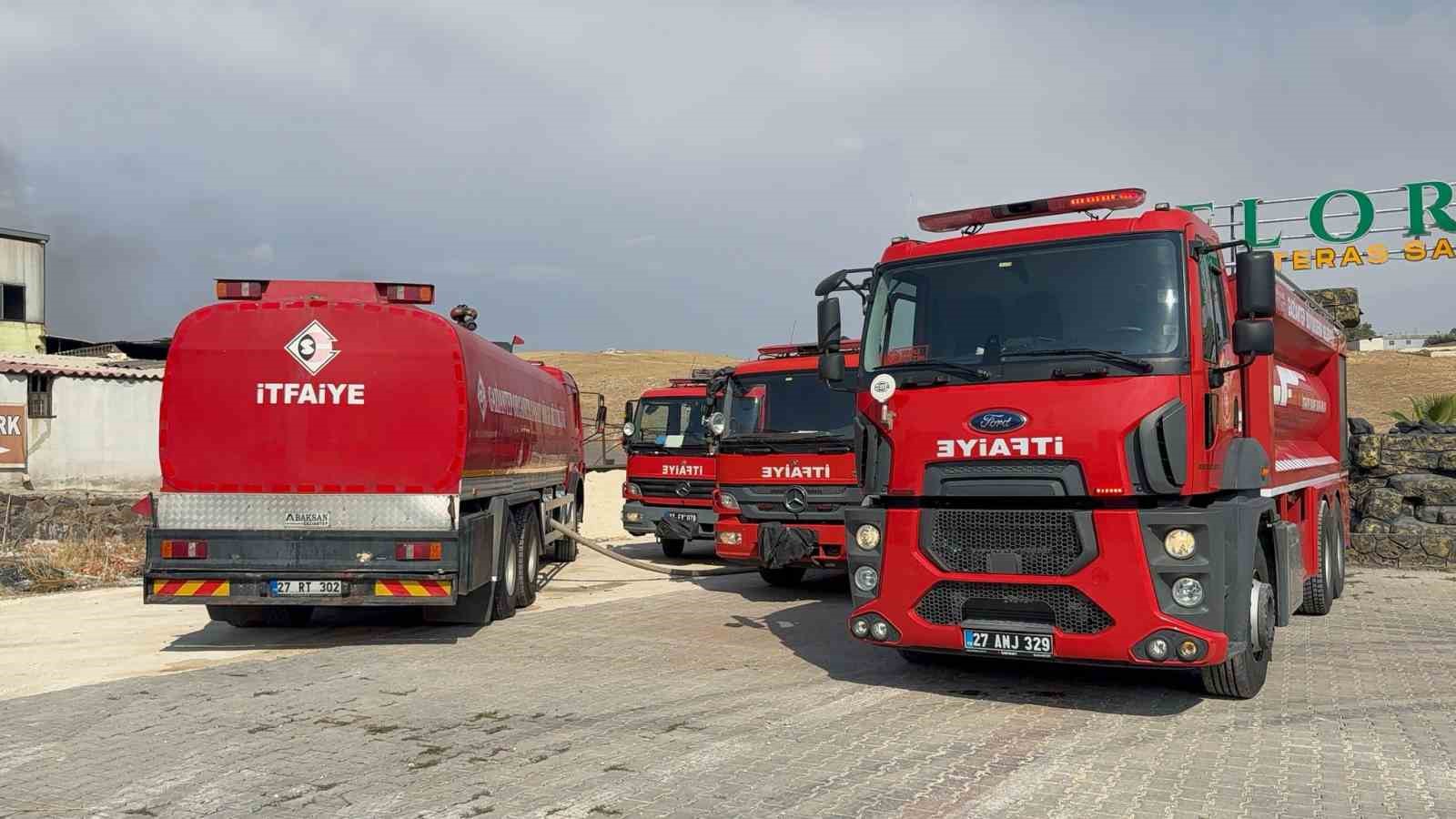 Gaziantep&rsquo;te geri d&ouml;n&uuml;ş&uuml;m fabrikasında yangın
