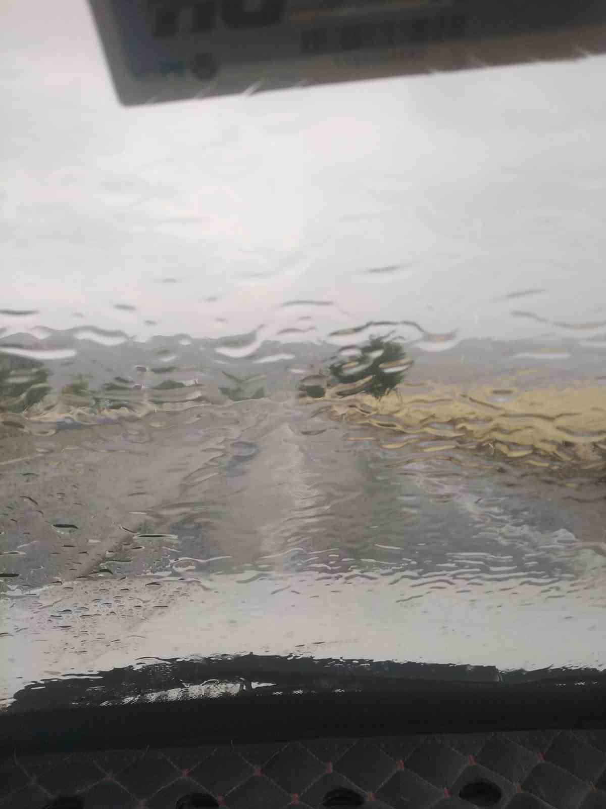 Takla atan minib&uuml;sten yara almadan kurtuldu
