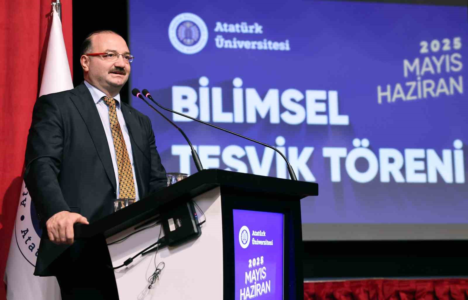 Atatürk Üniversitesi’nde bilimsel teşvik töreni düzenlendi