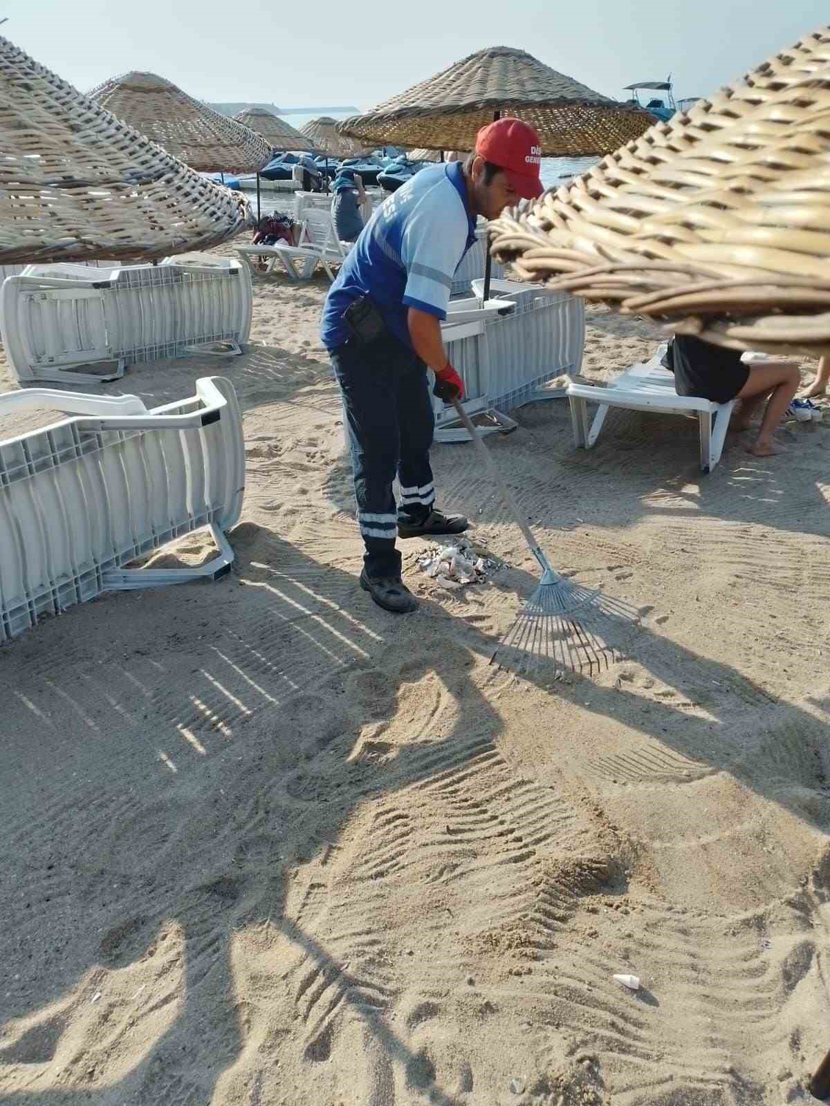 Didim Belediyesi sahil temizliğini aralıksız s&uuml;rd&uuml;r&uuml;yor
