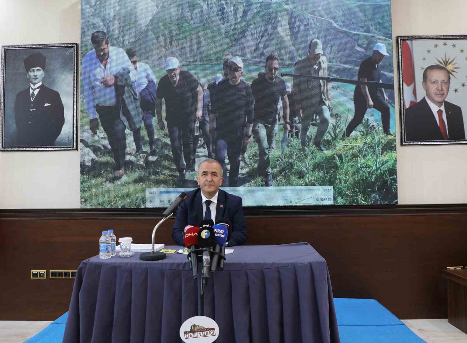 Elazığ Valisi Hatipoğlu: "Halkımızla m&uuml;mk&uuml;n olduk&ccedil;a doğrudan temas kurmaya &ccedil;alıştık"
