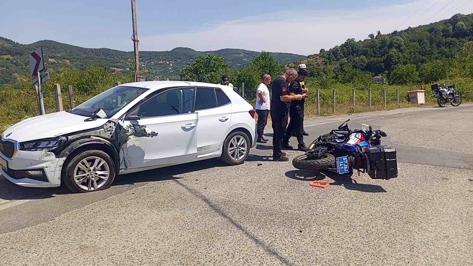 Jandarma motorize timi ile otomobil çarpıştı