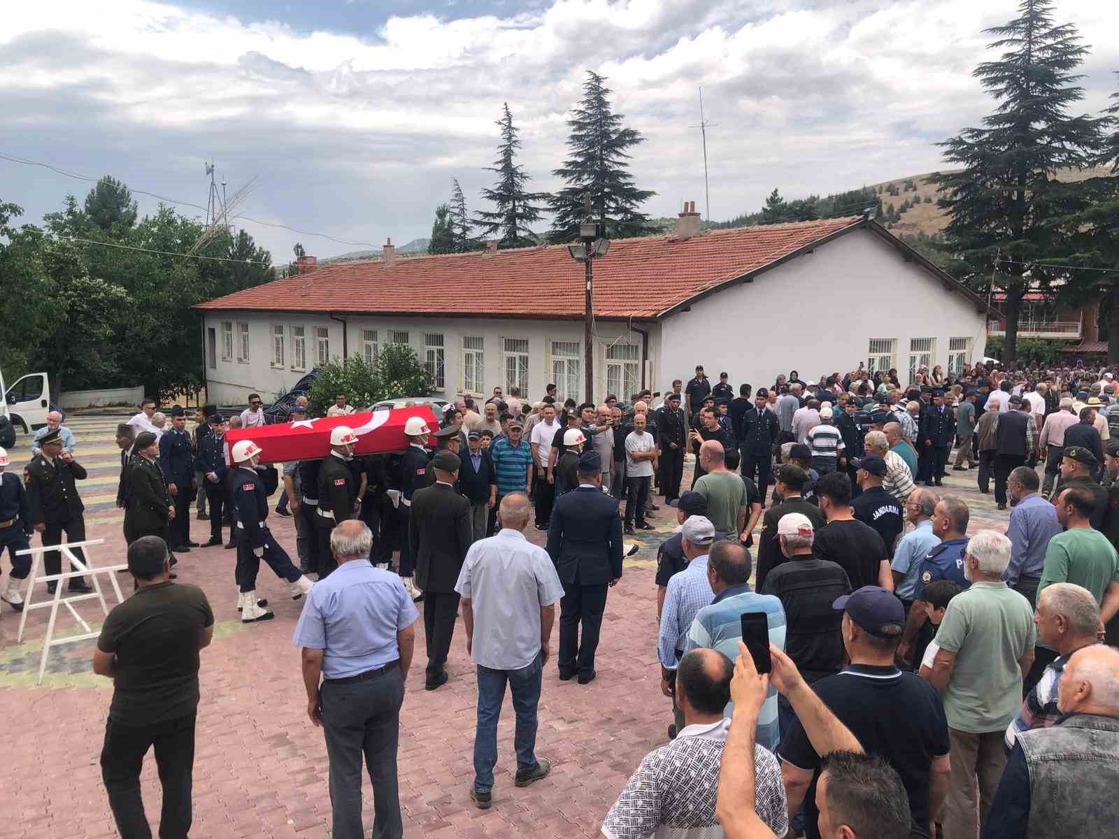 Kıbrıs gazisi Hüyük’te törenle son yolculuğuna uğurlandı