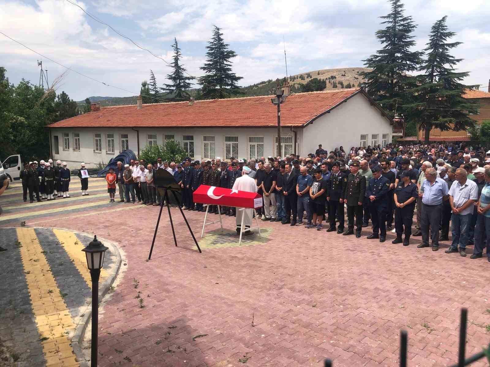 Kıbrıs gazisi Hüyük’te törenle son yolculuğuna uğurlandı
