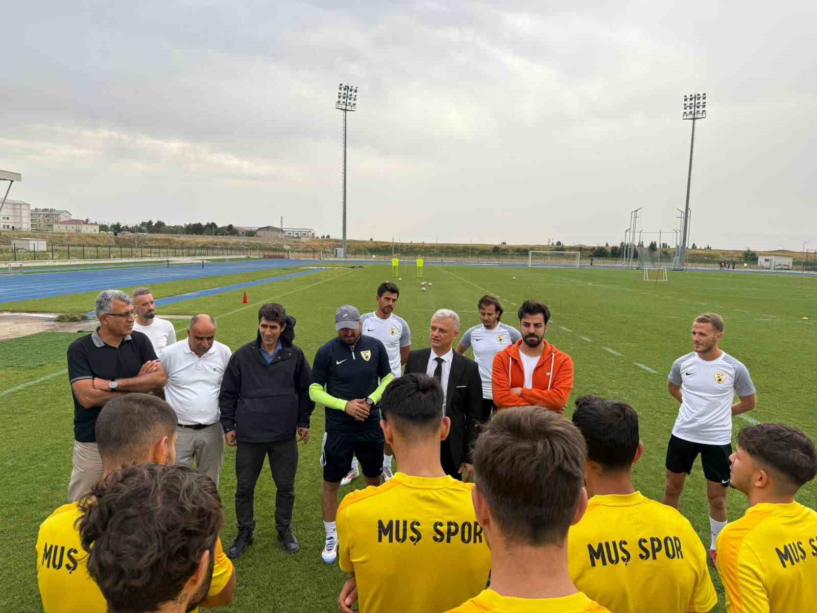 M&uuml;d&uuml;r Kılı&ccedil;&rsquo;tan Muşspor&rsquo;a ziyareti
