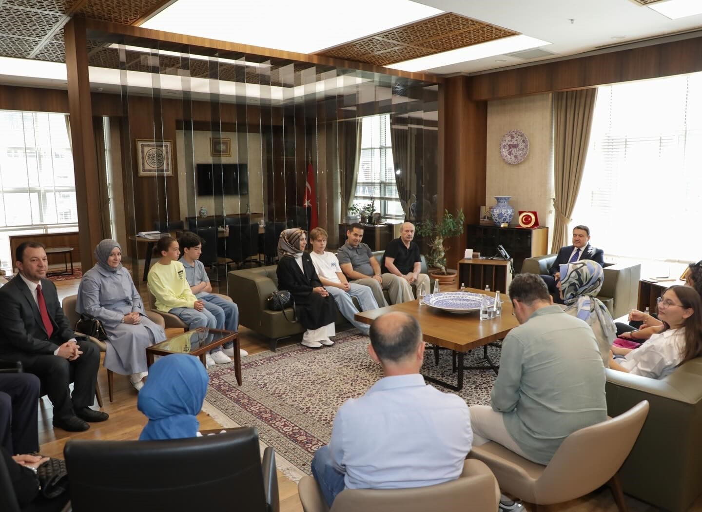 Vali Musa Işın, LGS 2025 Türkiye birincilerini makamında ağırladı