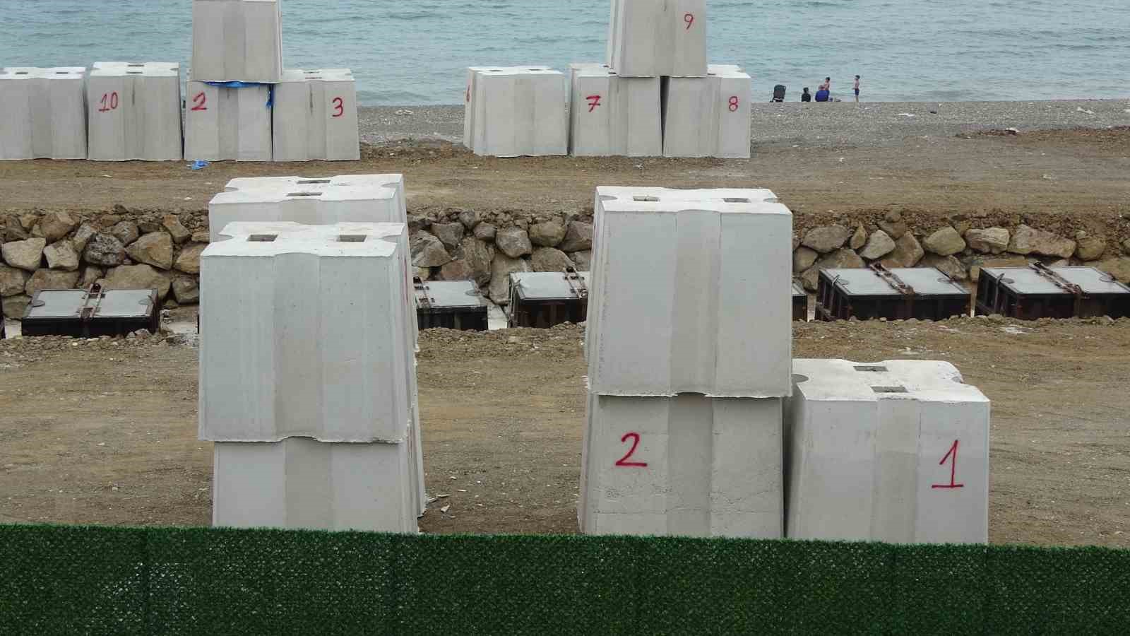 Dev dalgalardan korumak için devasa betonlar kullanılacak
