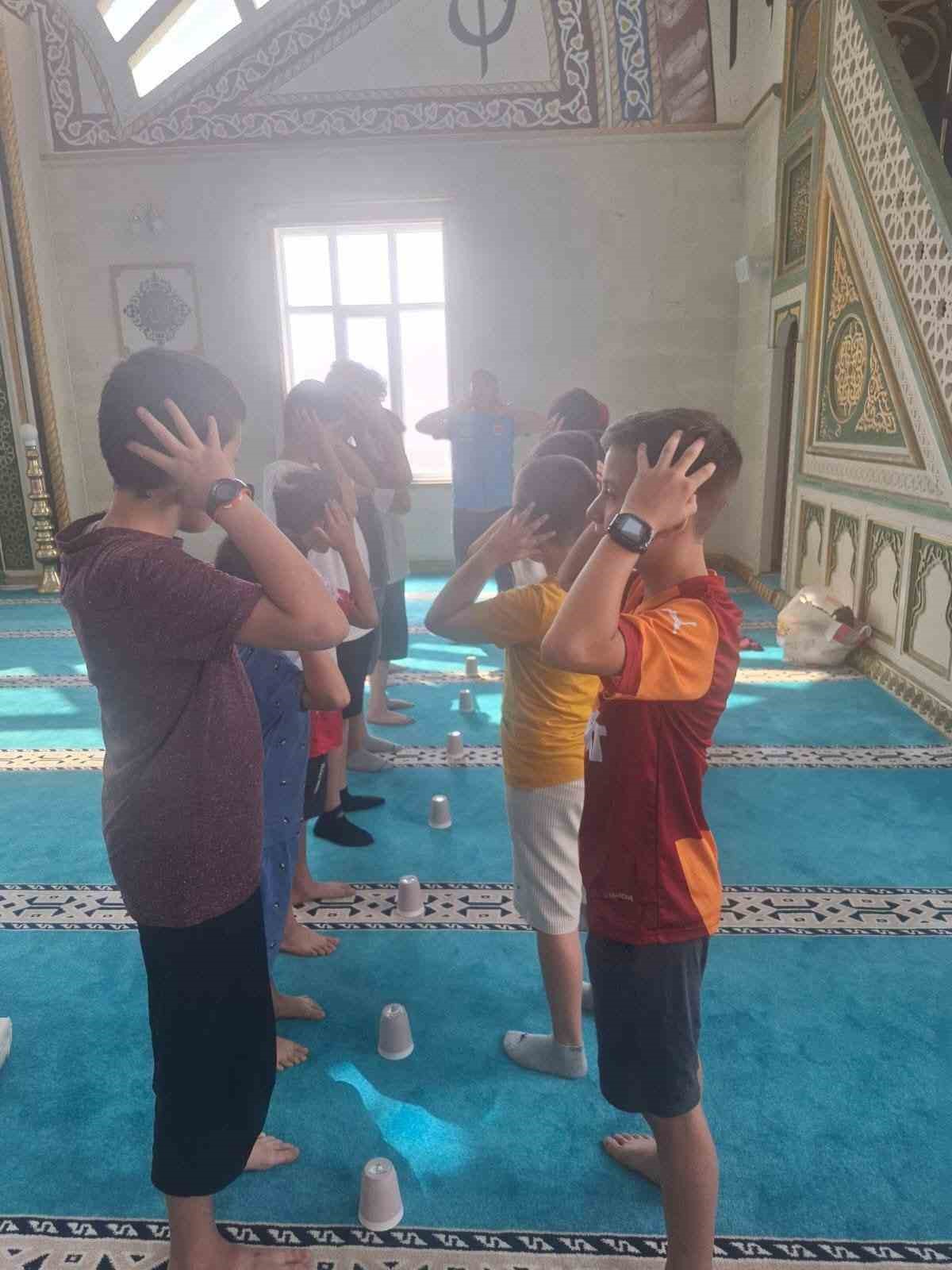 Kur&rsquo;an kursu &ouml;ğrencileri &ccedil;ocuk şenliği ile eğlendi
