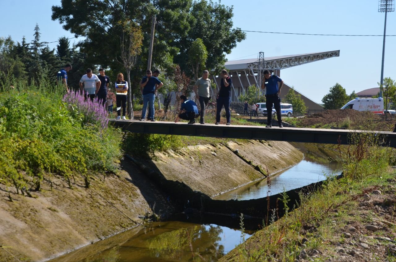 Sulama kanalında kadın cesedi bulundu

