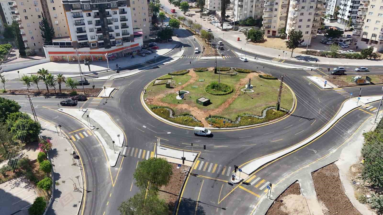 Mersin&rsquo;de kavşak d&uuml;zenlemesiyle trafik rahatlatılıyor
