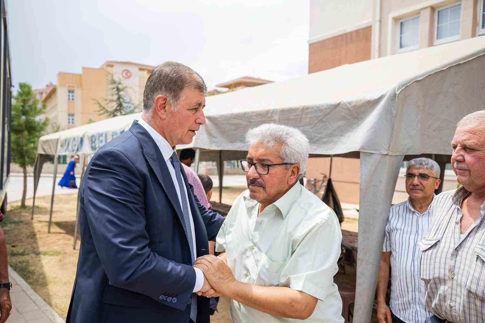 Başkan Tugay yangın şehidi İbrahim Demir&rsquo;in ailesini ziyaret etti
