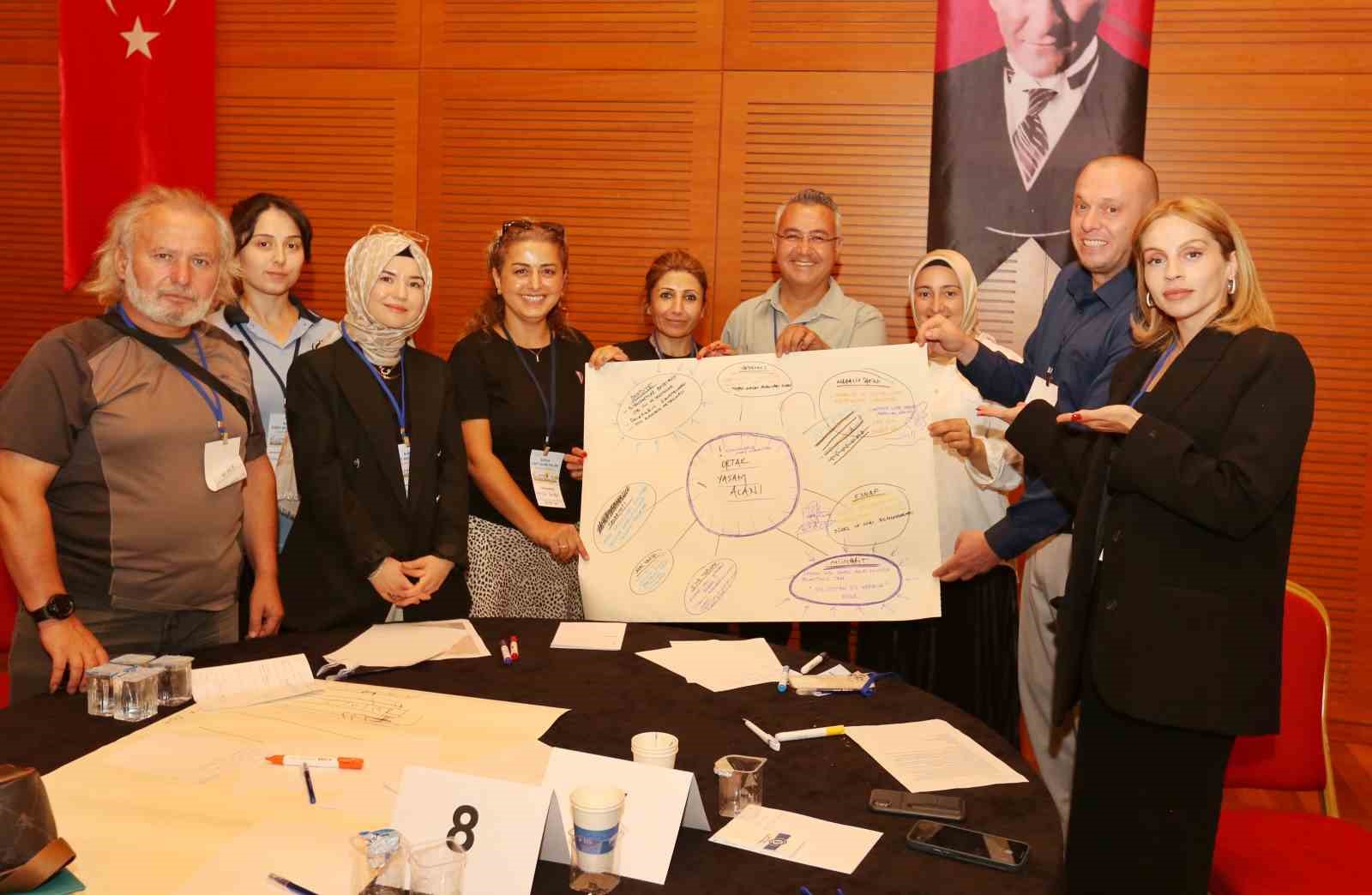 B&uuml;y&uuml;kşehir&rsquo;den &lsquo;Bursa Kent Mobilyaları Tasarım &Ccedil;alıştayı&rsquo;
