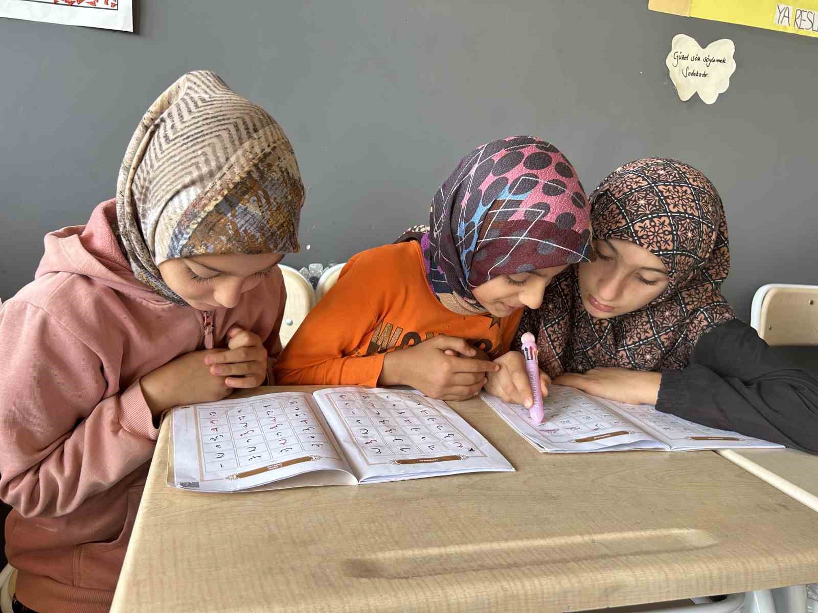 Diyadin Gen&ccedil;lik Merkezi&rsquo;nde Kur&rsquo;an kurslarına yoğun ilgi
