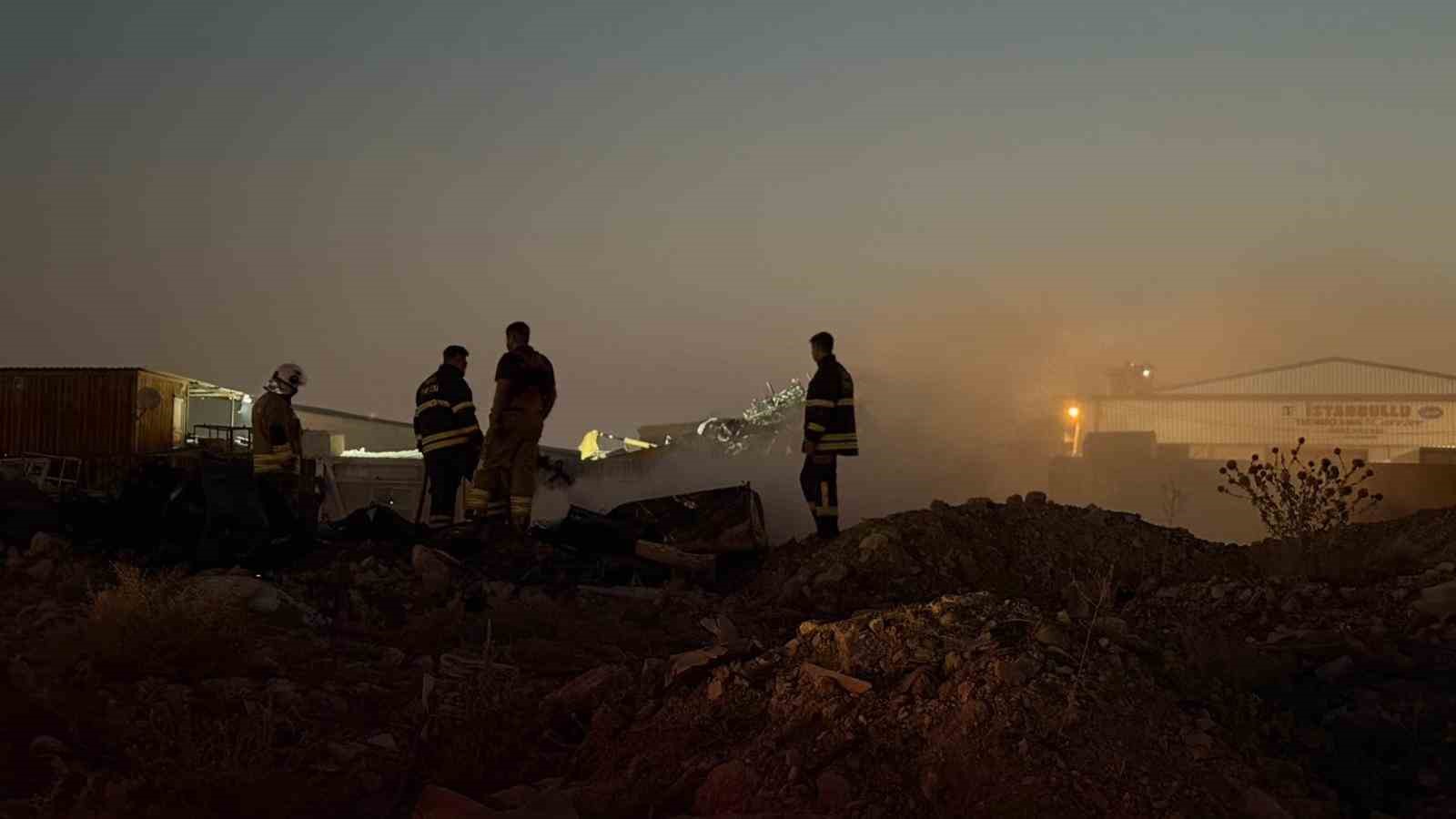 Sanayi Sitesi&rsquo;nde hurdalık alanda yangın &ccedil;ıktı
