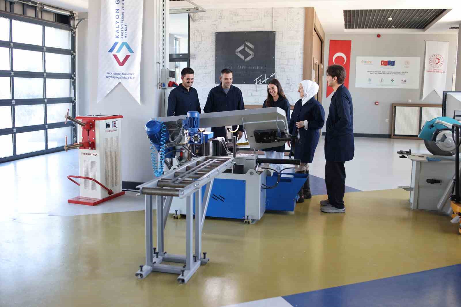 HKÜ yeni ön lisans ve lisans programlarıyla büyümeye devam ediyor