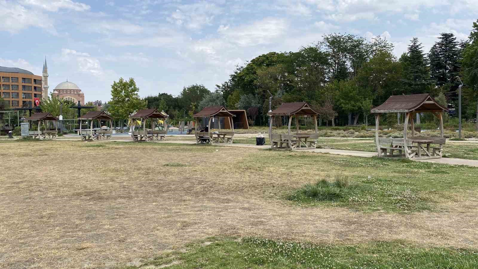 K&uuml;&ccedil;&uuml;k kıza akran zorbalığı yapan 3 ş&uuml;pheli mahkemeye &ccedil;ıkmadan tahliye oldu
