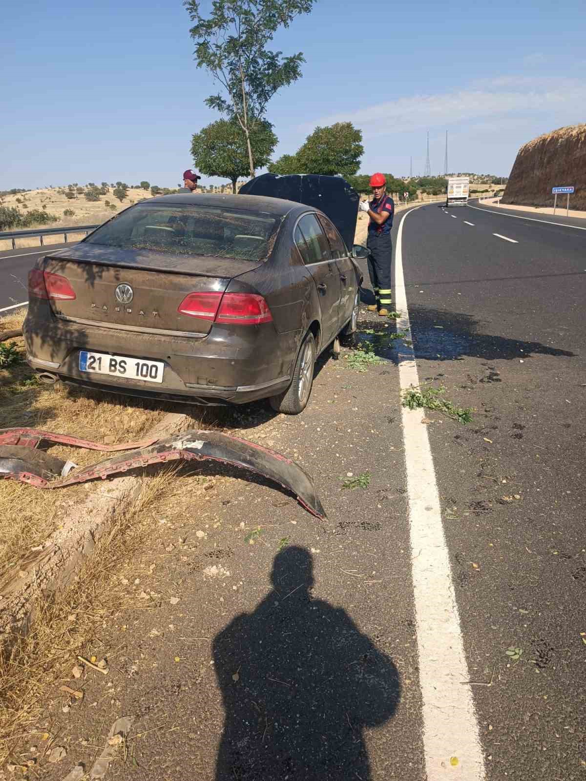 Mardin&rsquo;de otomobil ref&uuml;je &ccedil;arptı: 2 yaralı
