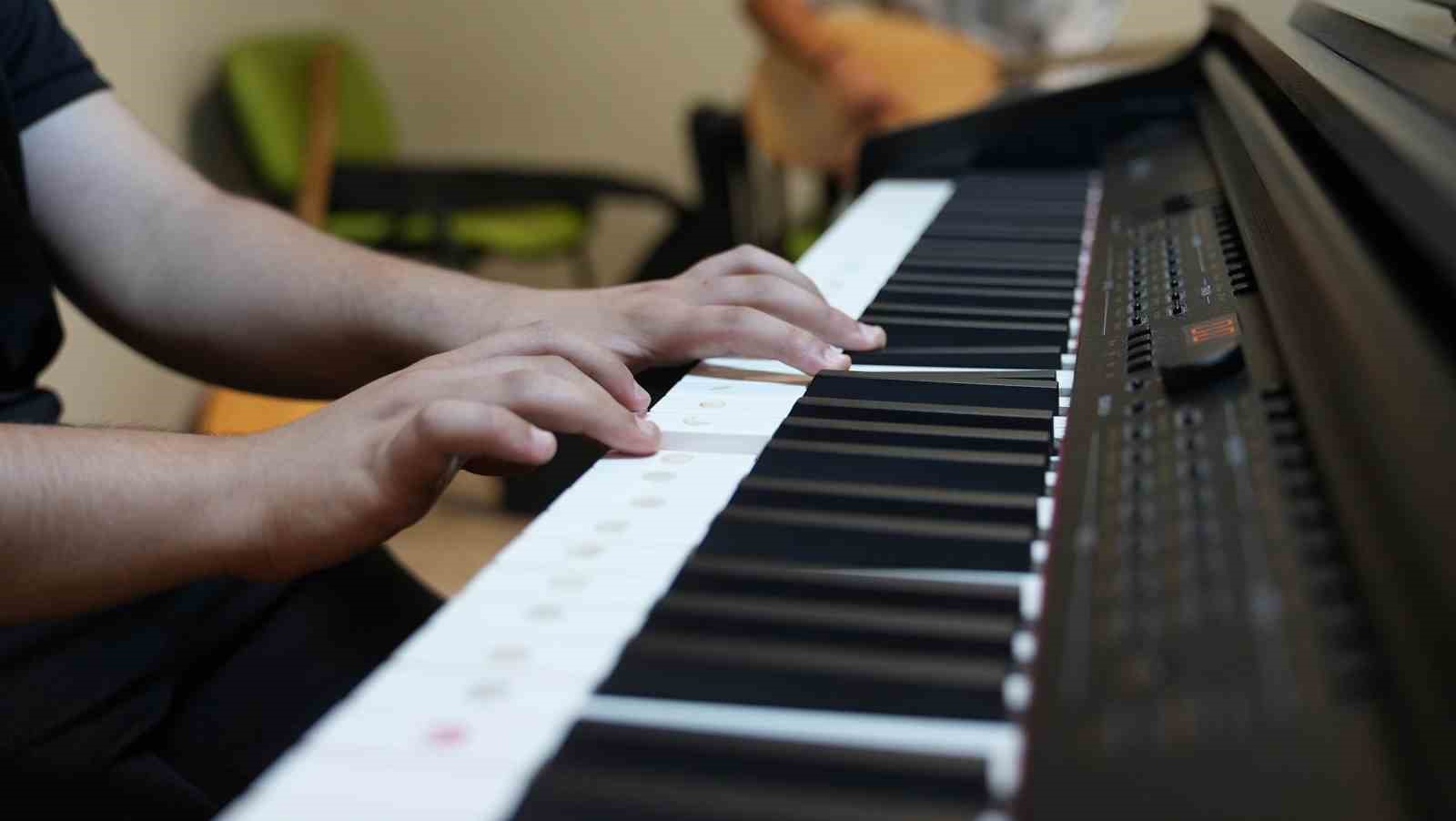 Keçiören Belediyesi konservatuvarı ile hayallerine kavuştular