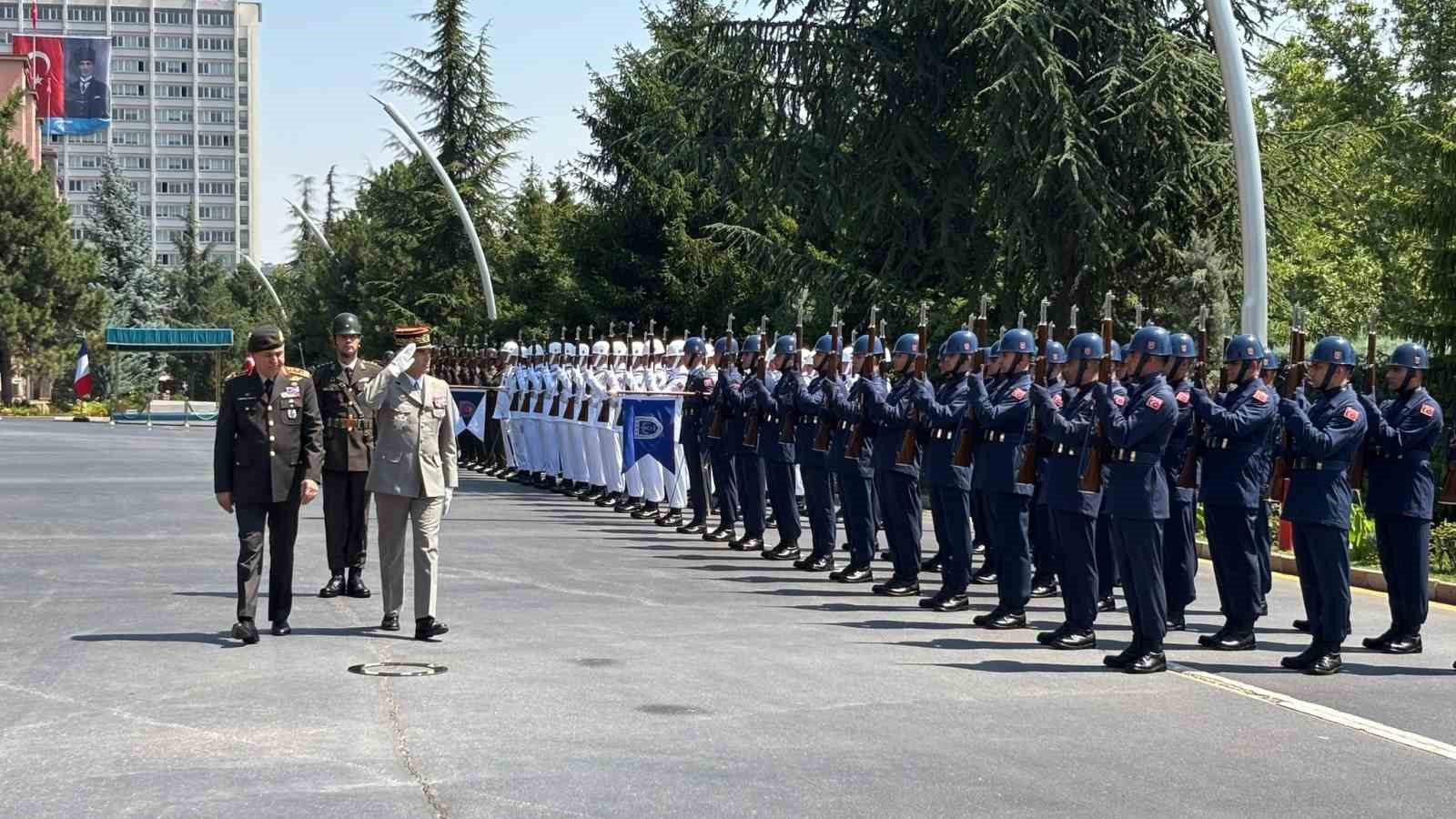 Genelkurmay Başkanı Orgeneral Gürak, Fransız mevkidaşı Burkhard ile görüştü