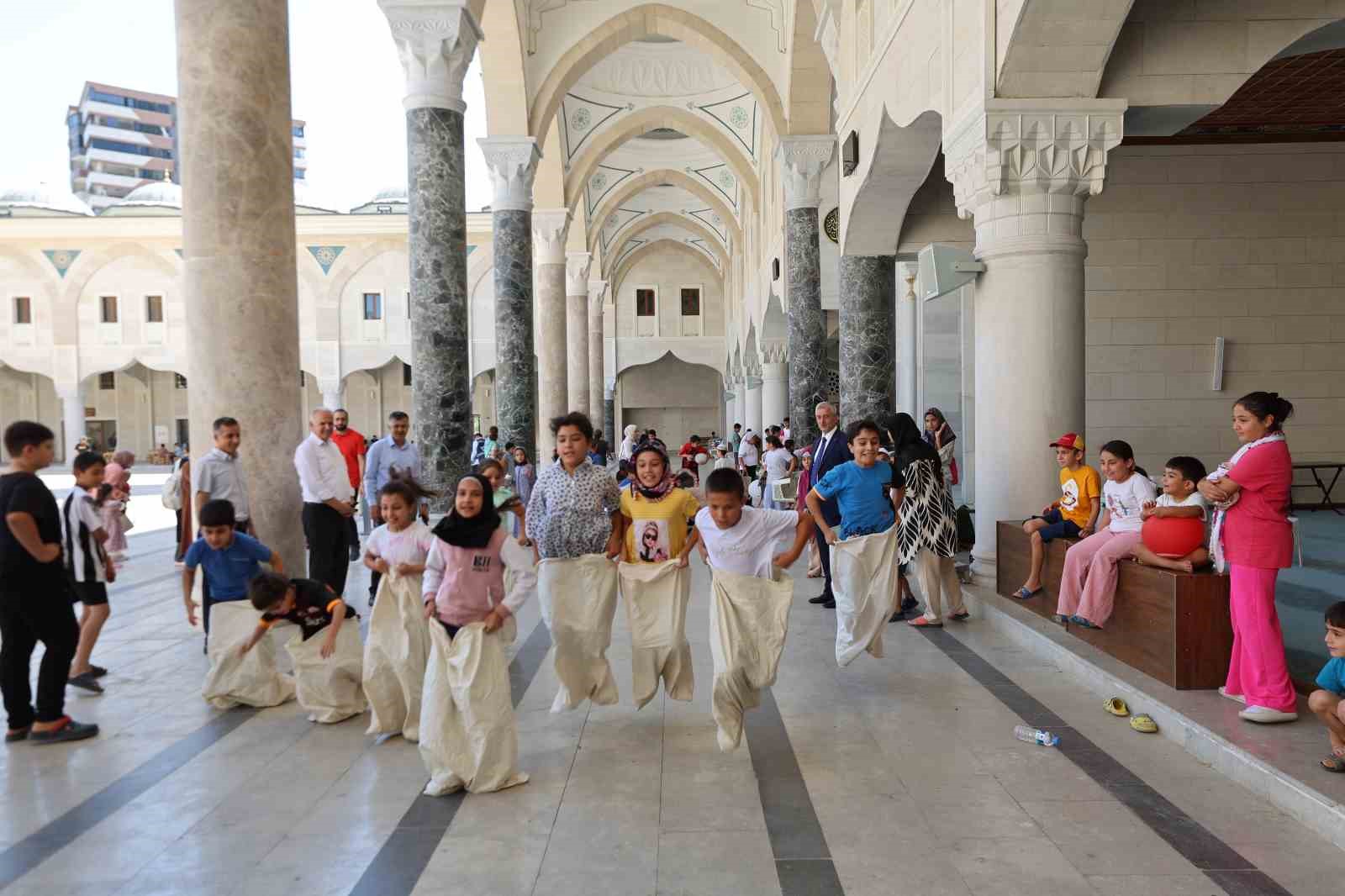 Tahmazoğlu Şahinbey Millet Cami ve Külliyesi’ni ziyaret etti