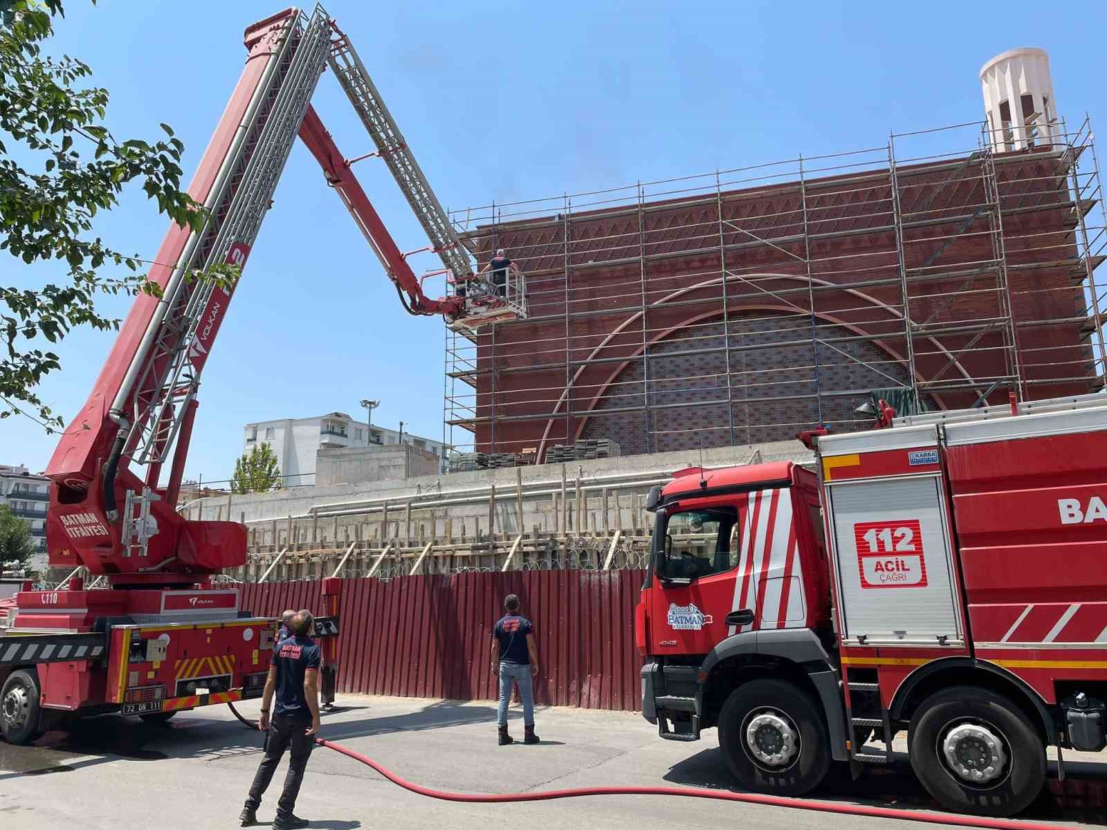 Batman’da cami inşaatında yangın