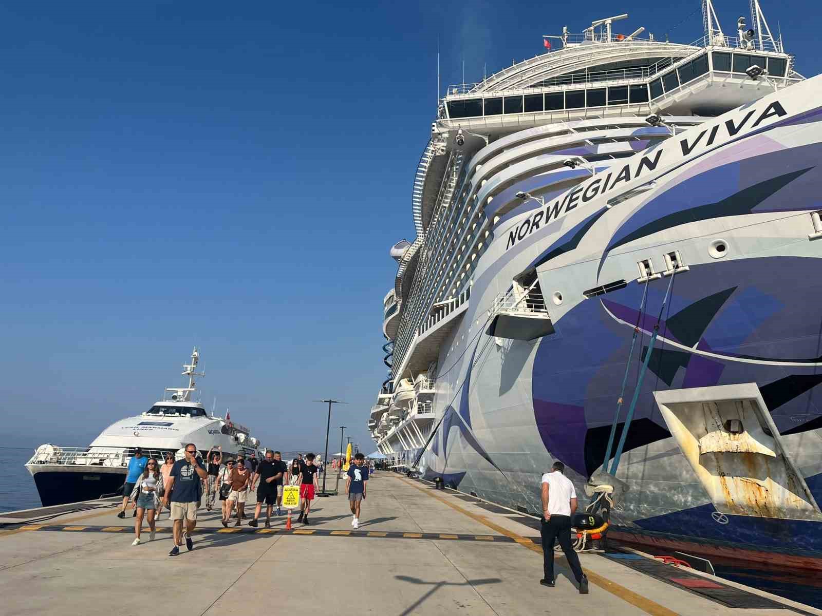 Dev gemi Bodrum’a ilk kez geldi
