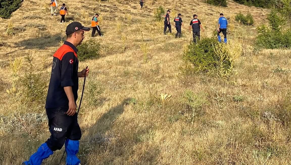 Aydıncık’taki kayıp vatandaşı arama çalışmaları dördüncü gününde devam ediyor

