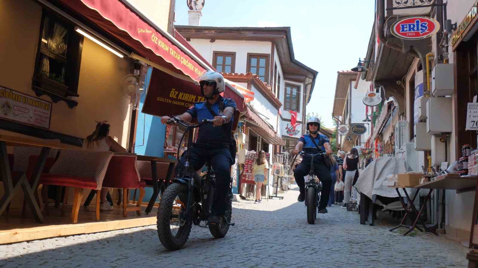 Odunpazarı Belediyesi zabıta ekiplerine 7 elektrikli bisiklet
